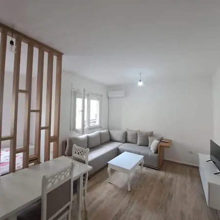 Apartment Super In